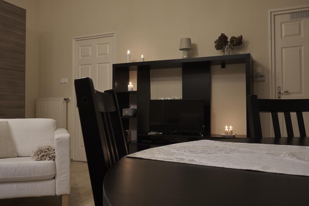 Karolyi Garden | Hostaid Apartment Будапеща Екстериор снимка