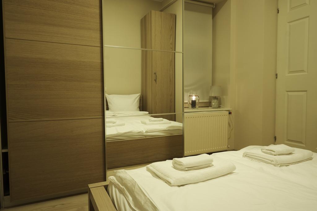 Karolyi Garden | Hostaid Apartment Будапеща Екстериор снимка