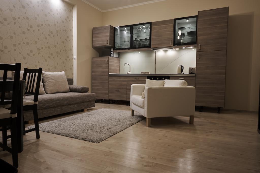 Karolyi Garden | Hostaid Apartment Будапеща Екстериор снимка