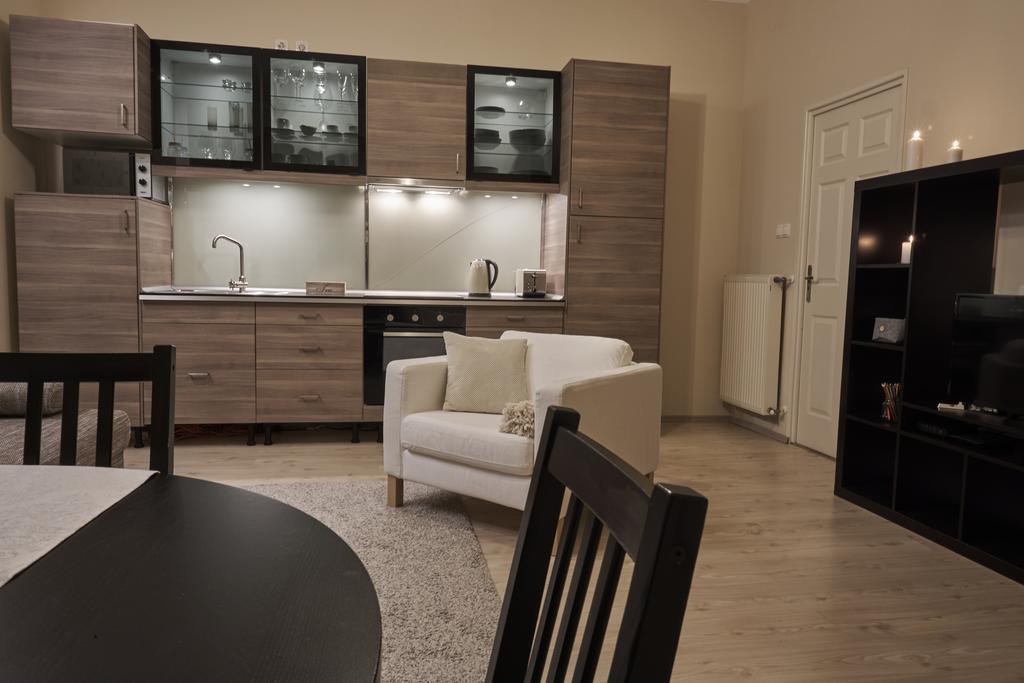 Karolyi Garden | Hostaid Apartment Будапеща Екстериор снимка